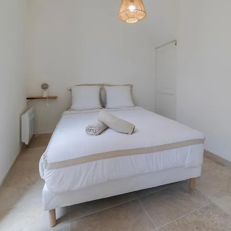 Immeuble 4 Apps Nimois Clim, Terrasse, Lumineux Maisoncarreeconciergerie *
