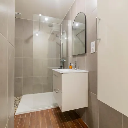 Lejlighed Immeuble 4 Apps Nimois Clim, Terrasse, Lumineux Maisoncarreeconciergerie Nîmes