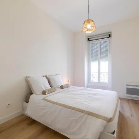 Immeuble 4 Apps Nimois Clim, Terrasse, Lumineux Maisoncarreeconciergerie * Nîmes